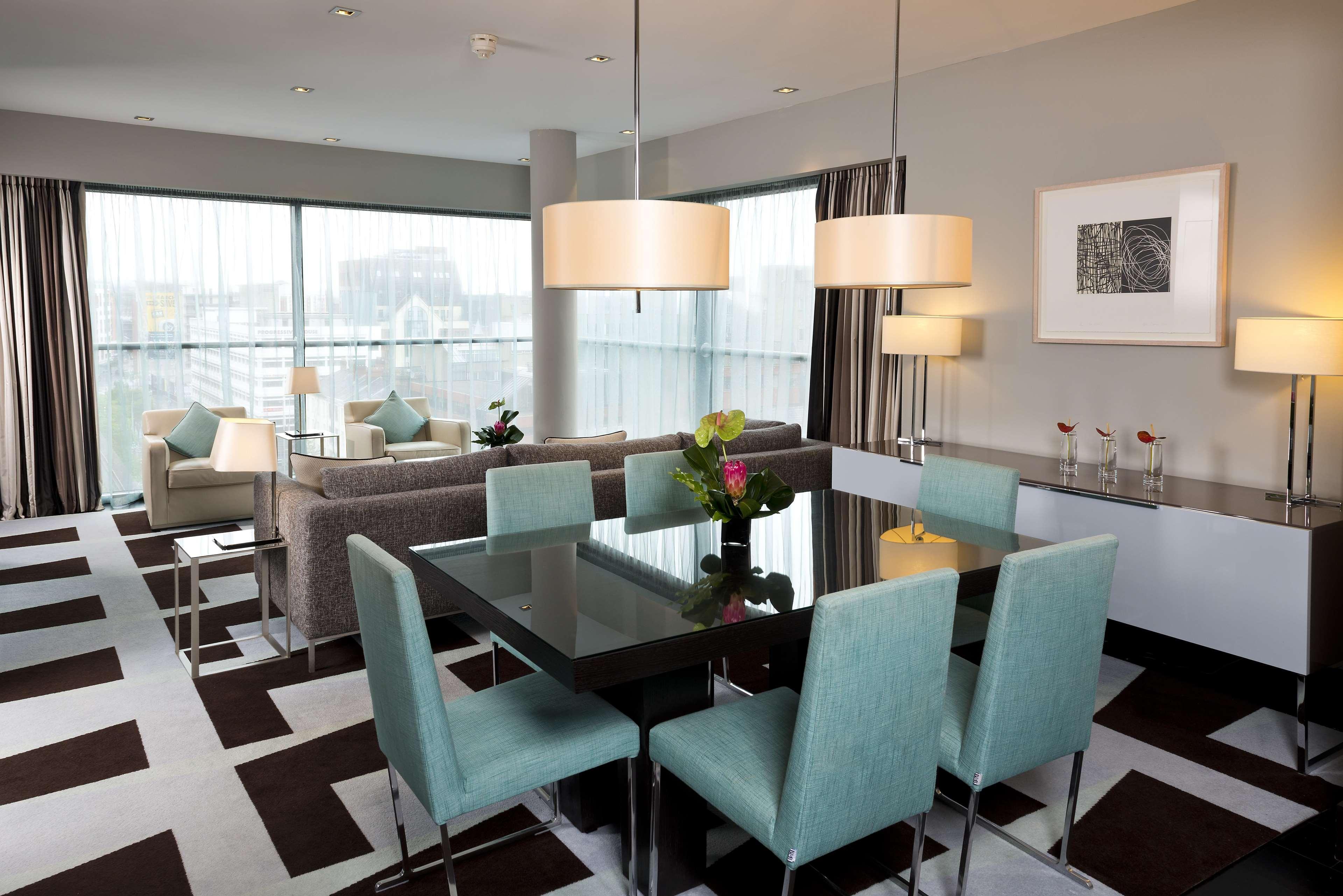 The Fitzwilliam Hotel Belfast Bagian luar foto A suite at the InterContinental London The O2